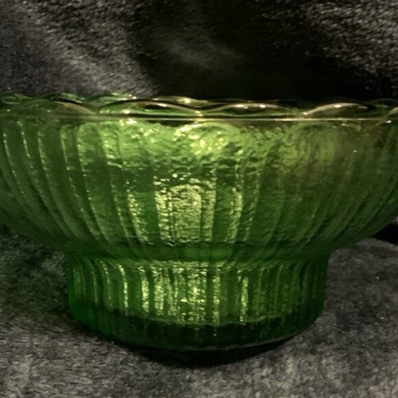 EO Brody Co Green Glass Ribbed Pedestal Bowl Scallop Edge M2000-Vintage-3" Tall. - Picture 7 of 7